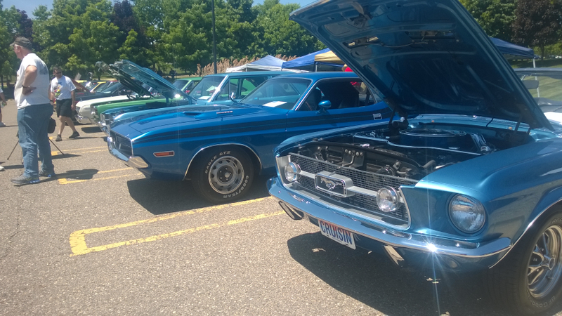 Illustration for article titled The Chrysler Employee Car Show Was Ballin'tastic
